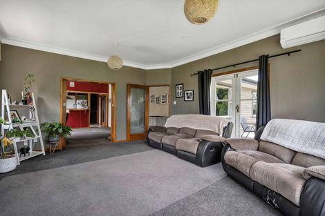 Photo of property in 19 Clifford Road, Eltham, 4322