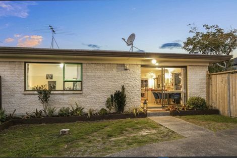 Photo of property in 2/2 Pakuranga Road, Howick, Auckland, 2010