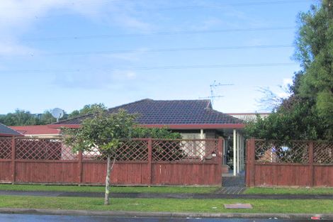 Photo of property in 20 Heathridge Place, Burswood, Auckland, 2013