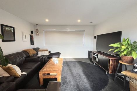 Photo of property in 2 Pohutukawa Avenue, Red Beach, 0932