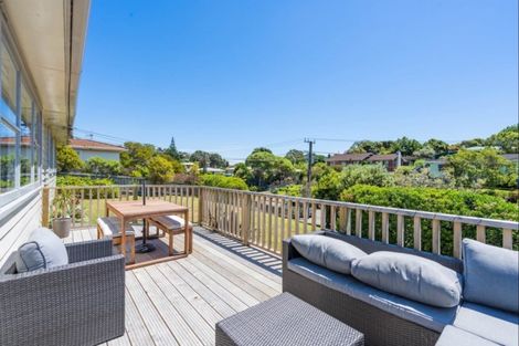 Photo of property in 104 Tilley Road, Paekakariki, 5034