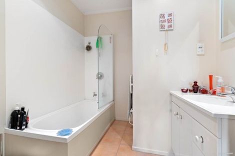 Photo of property in 10 Quest Terrace, Mount Roskill, Auckland, 1041