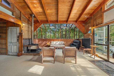 Photo of property in 14 Te Aute Ridge Road, Waitakere, Henderson, 0781