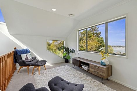 Photo of property in 26 Merewhira Road, Paremoremo, Albany, 0793