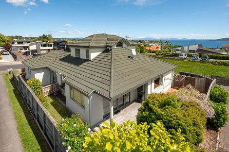 Photo of property in 24 Harvey Street, Waipahihi, Taupo, 3330