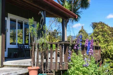 Photo of property in 30 Rangihaeata Road, Rangihaeata, Takaka, 7182