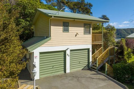 Photo of property in 21 Amelia Crescent, Waikawa, Picton, 7220