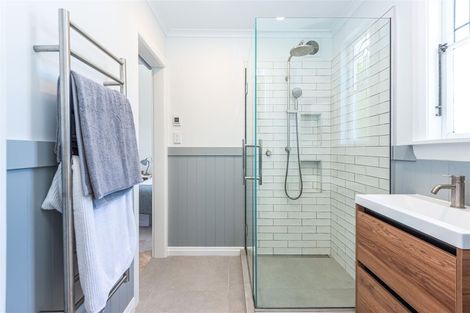 Photo of property in 108 Moncks Spur Road, Redcliffs, Christchurch, 8081