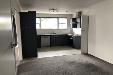 Photo of property in 1/19 Bond Crescent, Forrest Hill, Auckland, 0620