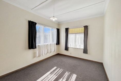 Photo of property in 1 Parkes Avenue, Saint Johns Hill, Whanganui, 4501