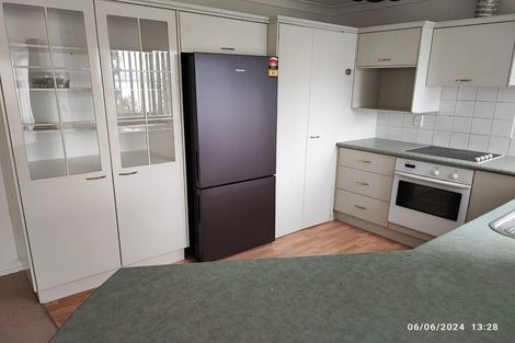 Photo of property in 2/28 Carnoustie Drive, Wattle Downs, Auckland, 2103