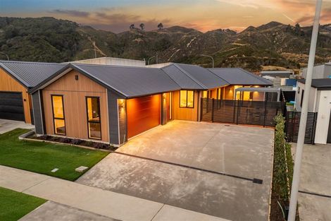 Photo of property in 17 Cynisca Crescent, Wallaceville, Upper Hutt, 5018