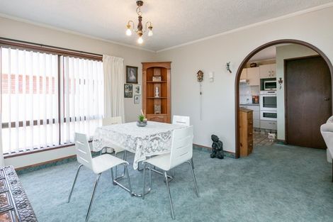 Photo of property in 2/14 Avondale Road, Taradale, Napier, 4112