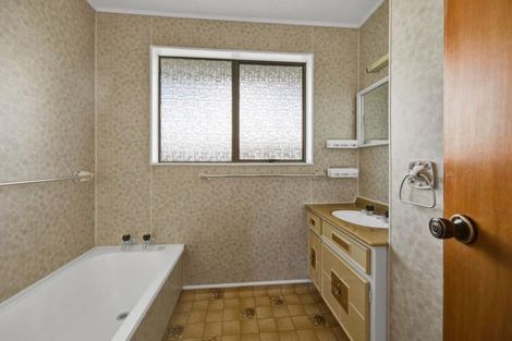 Photo of property in 20 Poplar Grove, Whalers Gate, New Plymouth, 4310