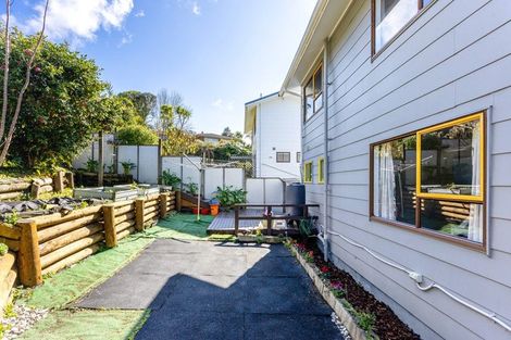Photo of property in 1/4 Newstead Avenue, Browns Bay, Auckland, 0632