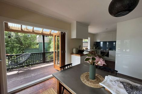 Photo of property in 2/36 Beulah Avenue, Rothesay Bay, Auckland, 0630