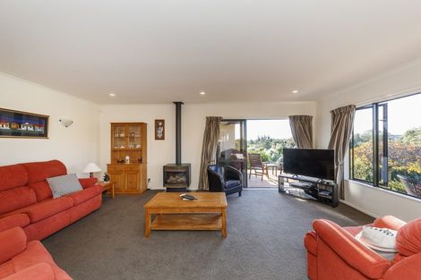 Photo of property in 15 Greenwood Place, Fitzherbert, Palmerston North, 4410