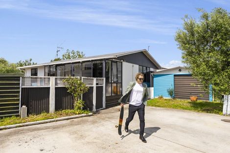 Photo of property in 8b Longstead Avenue, Papamoa Beach, Papamoa, 3118