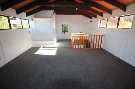 Photo of property in 21 Te Kiteroa Grove, Churton Park, Wellington, 6037