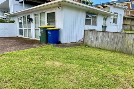 Photo of property in 451 Glenfield Road, Glenfield, Auckland, 0629