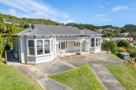 Photo of property in 36 The Parade, Island Bay, Wellington, 6023