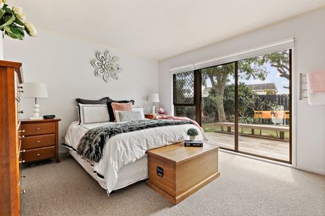 Photo of property in 3 Fielding Crescent, Farm Cove, Auckland, 2012