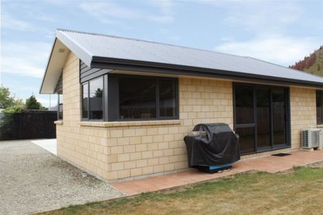 Photo of property in 71a Bledisloe Street, Kurow, 9435