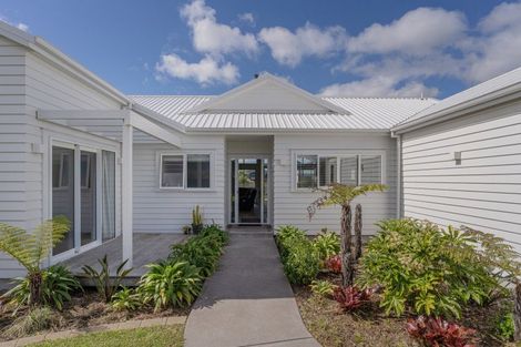 Photo of property in 11 Onerere Drive, Whitianga, 3510
