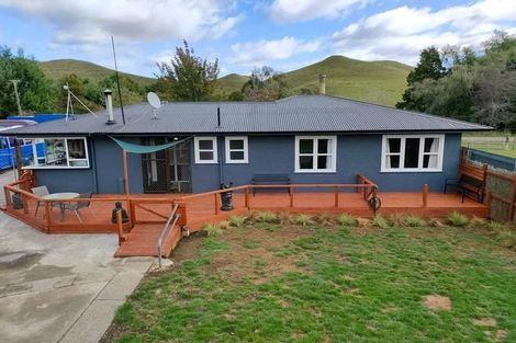 Photo of property in 12 Lagoon Road, Rangiwahia, Kimbolton, 4774