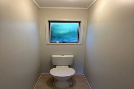 Photo of property in 1/20 Wirihana Road, Titirangi, Auckland, 0604