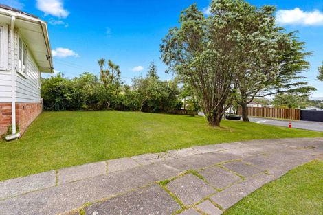 Photo of property in 48 Amberley Avenue, Te Atatu South, Auckland, 0610