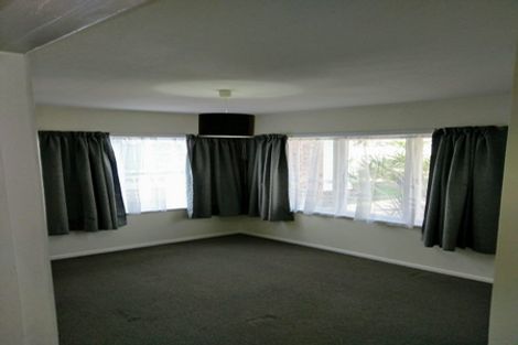 Photo of property in 2/30 Elliott Avenue, Bayview, Auckland, 0629