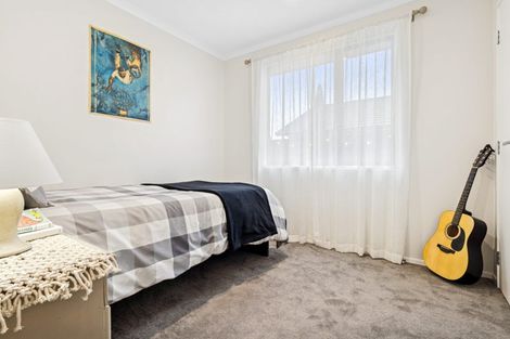 Photo of property in 9 Metoriti Crescent, Karaka, 2124