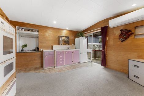 Photo of property in 30 Pioneer Road, Moturoa, New Plymouth, 4310