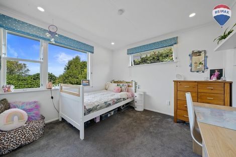 Photo of property in 19 Panorama Grove, Harbour View, Lower Hutt, 5010