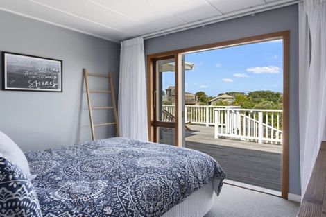 Photo of property in 4 Penguin Street, Leigh, 0985