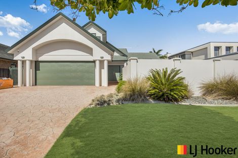Photo of property in 82 Glenross Drive, Wattle Downs, Auckland, 2103