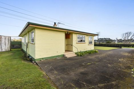 Photo of property in 62 Ninia Road, Paraite, New Plymouth, 4373