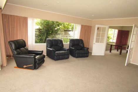 Photo of property in 6 Saint Hildas Glade, Tawa, Wellington, 5028