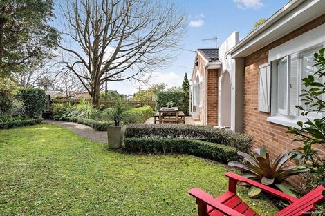 Photo of property in 209 Campbell Road, Greenlane, Auckland, 1061