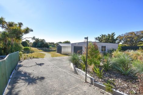 Photo of property in 17 Palmer Place, Taieri Beach, Taieri Mouth, 9091