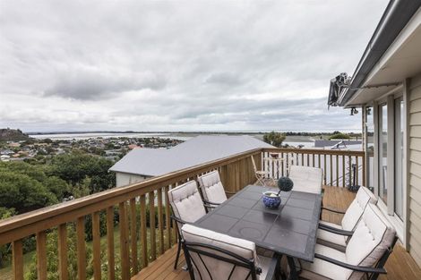 Photo of property in 42 Moncks Spur Road, Redcliffs, Christchurch, 8081