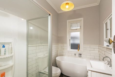 Photo of property in 322 College Street, West End, Palmerston North, 4410