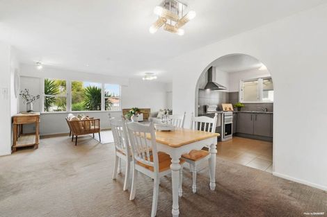 Photo of property in 63 La Trobe Street, Pakuranga Heights, Auckland, 2010