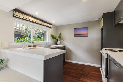 Photo of property in 104 Mellons Bay Road, Mellons Bay, Auckland, 2014