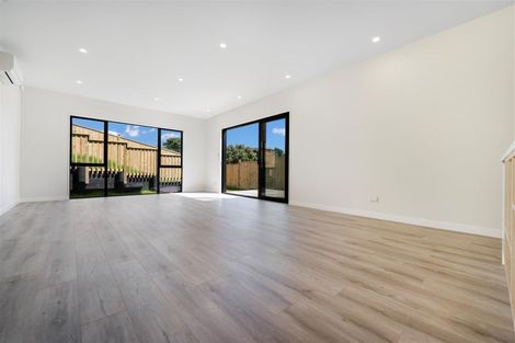Photo of property in 42 Whakairo Crescent, Gulf Harbour, Whangaparaoa, 0930