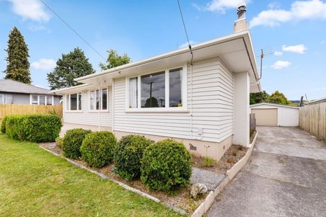 Photo of property in 6 Kahu Street, Utuhina, Rotorua, 3015