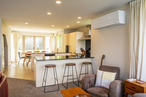 Photo of property in 72 Wynyard Crescent, Fernhill, Queenstown, 9300