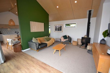 Photo of property in 33 Rauparaha Street, Waikanae Beach, Waikanae, 5036