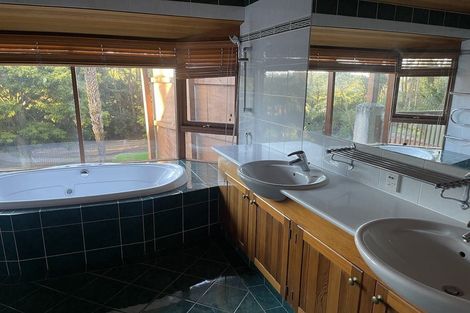 Photo of property in 71 Opanuku Road, Henderson Valley, Auckland, 0612